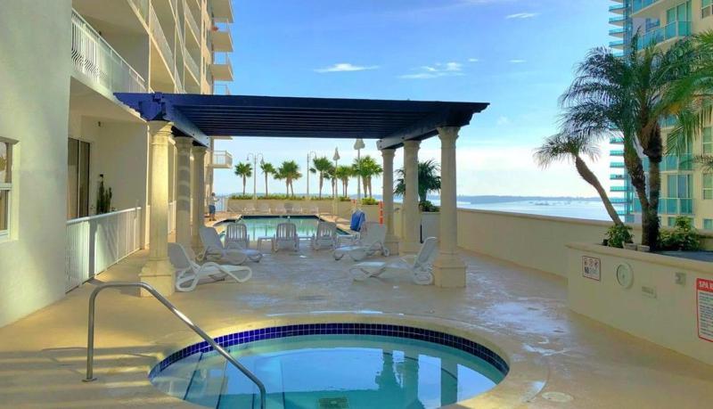 Lovely Condo With City & Ocean Views. Sleep Up To 6 People! マイアミ エクステリア 写真